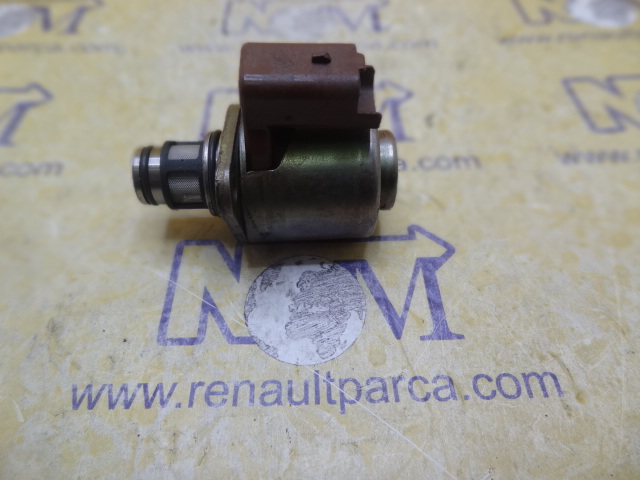captur_clio_2_clio_3_yuksek_basinc_regulatoru_k9k-700_cikma_7701206905