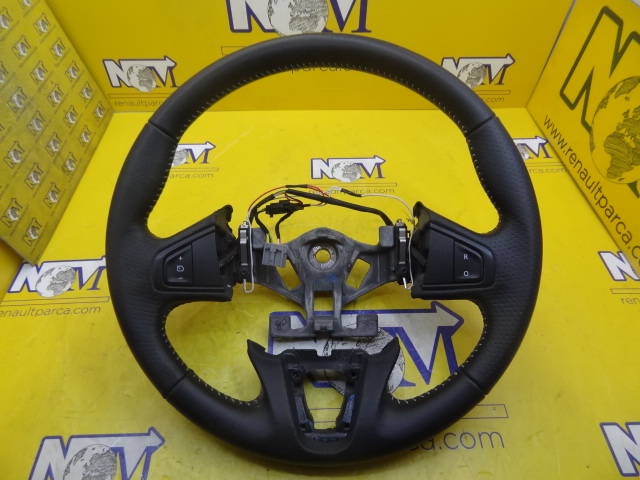 direksiyon_simidi_fluence_deri_siyah_hiz_sabitleyicili_alt_plastik_parca_ust_ufak_nikelaj_484003150r