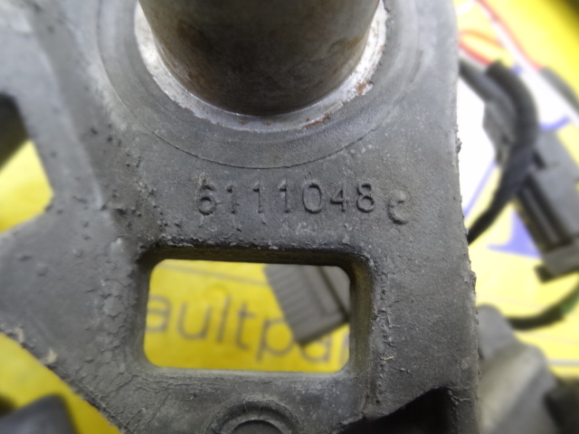 Direksiyon Simidi Fluence Deri Siyah Hız Sabitleyicili Alt Plastik Parca Üst Ufak Nikelaj 484003150R